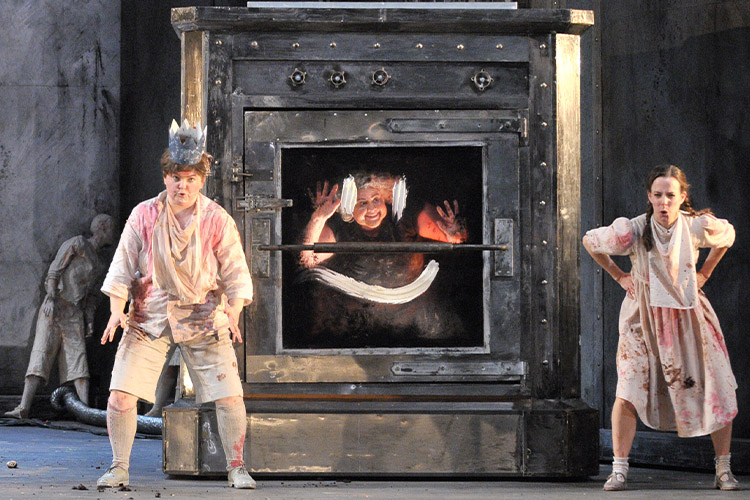 Hansel and Gretel' review: Lyric Opera production lightens the gloom with beautiful music, eye-opening imagery - Chicago Sun-Times