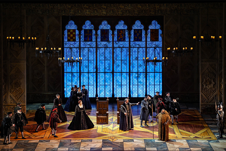 The whole cast of Ernani on Lyric's stage.